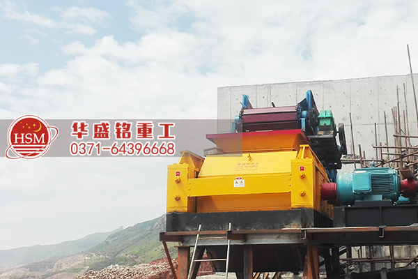 外貿(mào)訂單再創(chuàng)佳績，輥式破碎機出口國外。